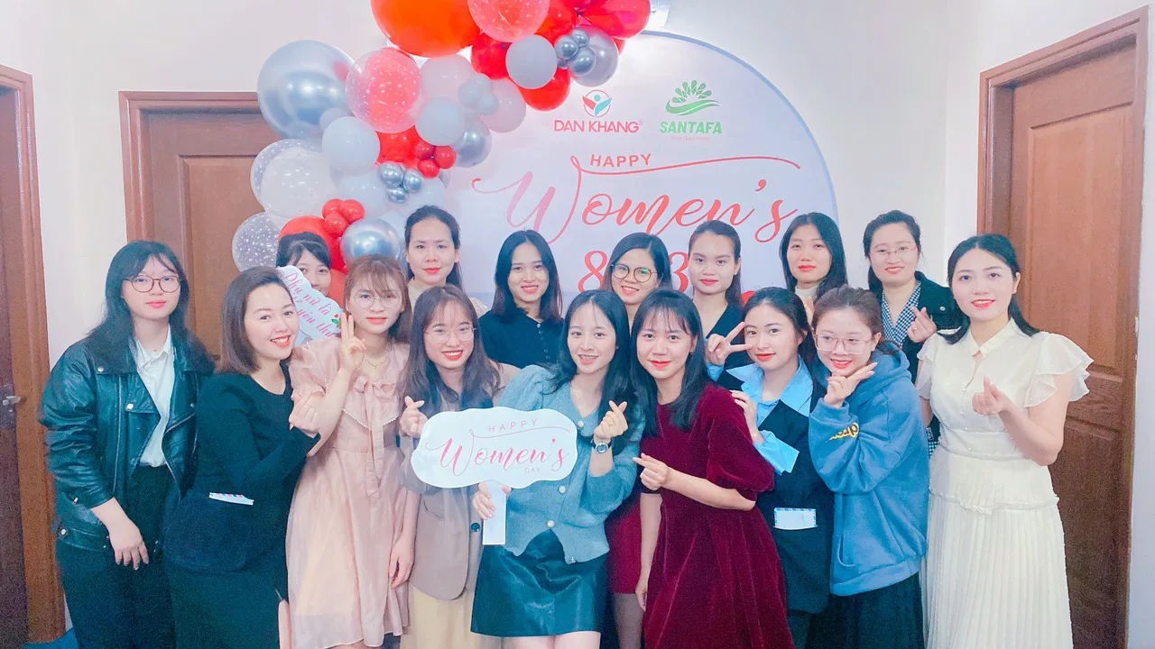 Santafa chúc mừng ngày Quốc tế Phụ nữ 8/3 – Dành tặng yêu thương tới một nửa thế giới Santafa chúc mừng ngày Quốc tế Phụ nữ 8/3 – Dành tặng yêu thương tới một nửa thế giới