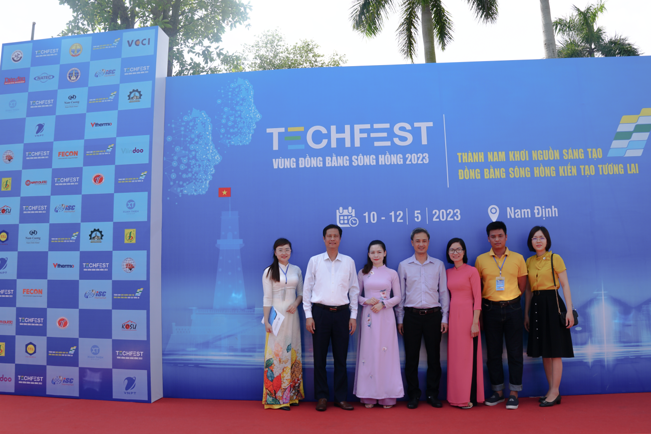 Bộ ba sản phẩm tiêu biểu của Santafa tự hào có mặt tại Techfest vùng đồng bằng sông Hồng 2023 hoi-cho3