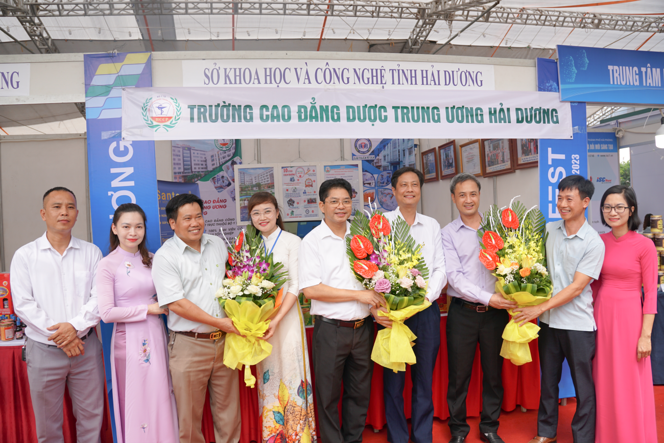Bộ ba sản phẩm tiêu biểu của Santafa tự hào có mặt tại Techfest vùng đồng bằng sông Hồng 2023 hoi-cho1