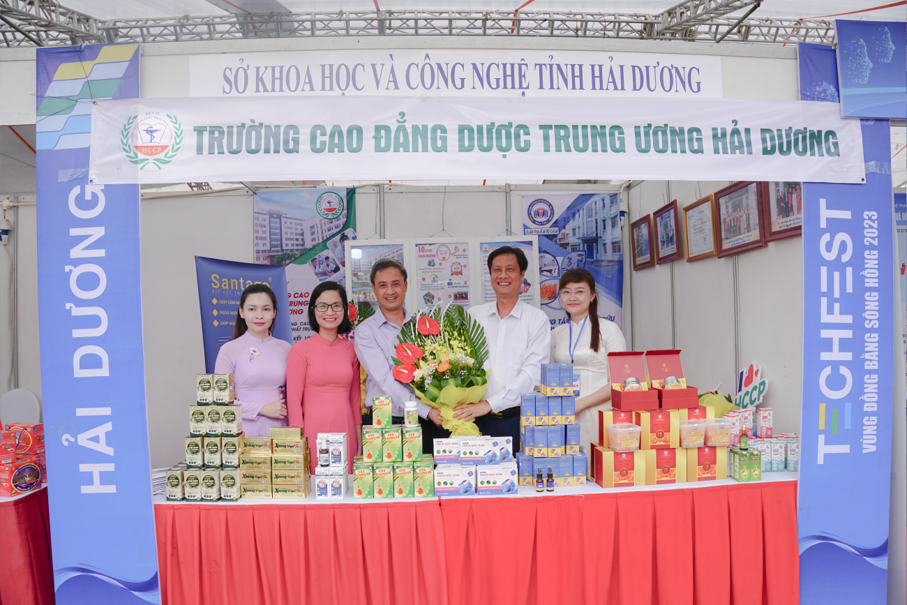 Bộ ba sản phẩm tiêu biểu của Santafa tự hào có mặt tại Techfest vùng đồng bằng sông Hồng 2023 hoi-cho2