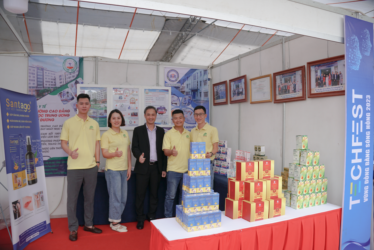 Bộ ba sản phẩm tiêu biểu của Santafa tự hào có mặt tại Techfest vùng đồng bằng sông Hồng 2023 hoi-cho5