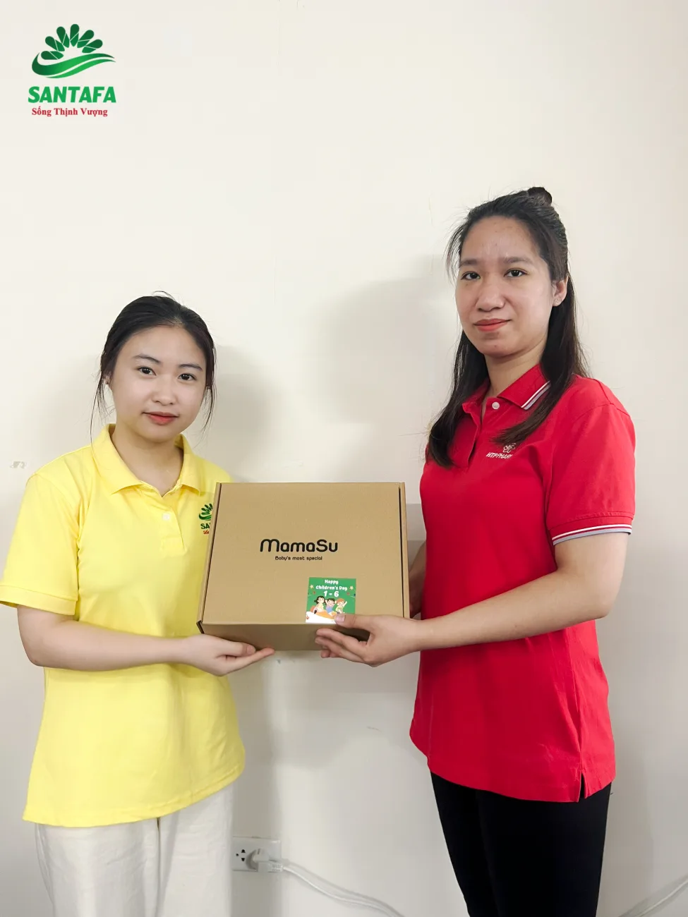 Santafa tổ chức tặng quà Tết Thiếu Nhi 1/6 Santafa tổ chức tặng quà Tết Thiếu Nhi 1/6
