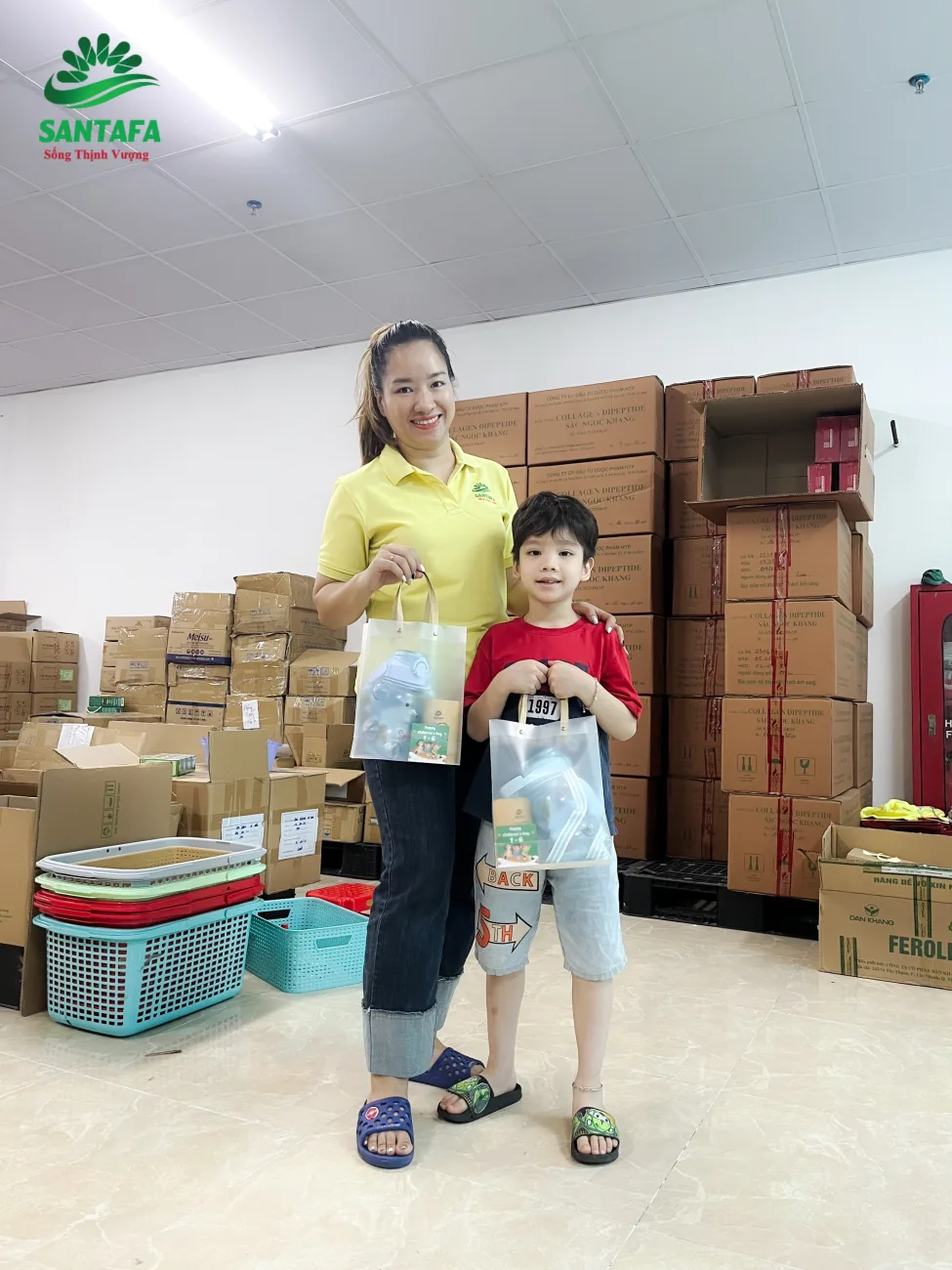 Santafa tổ chức tặng quà Tết Thiếu Nhi 1/6 tang-qua-tet-thieu-nhi-6