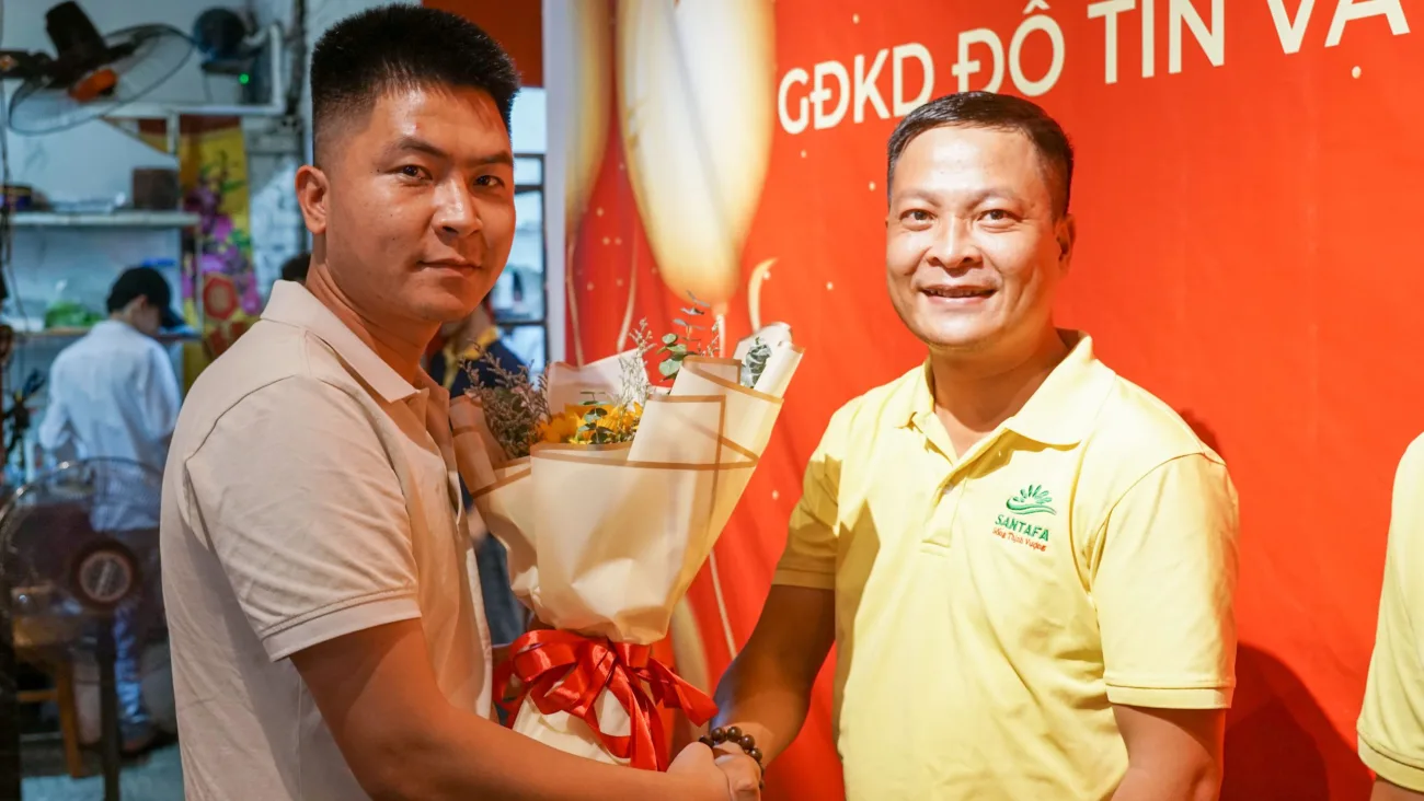 Lễ bổ nhiệm Tân Giám Đốc Kinh Doanh nhóm hàng – Dược Mỹ phẩm Santafa Lễ bổ nhiệm Tân Giám Đốc Kinh Doanh nhóm hàng – Dược Mỹ phẩm Santafa