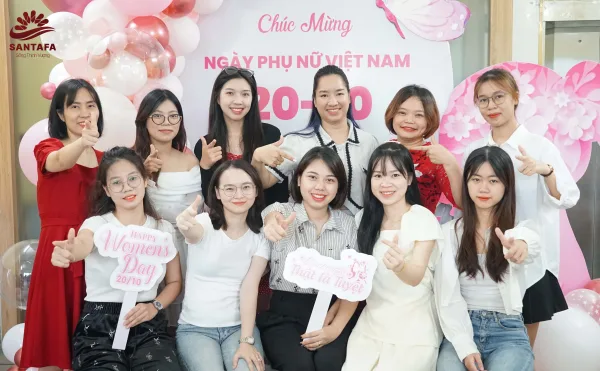 Dược Mỹ phẩm Santafa tưng bừng tổ chức chương trình chúc mừng Ngày Phụ Nữ Việt Nam 20-10 Dược Mỹ phẩm Santafa tưng bừng tổ chức chương trình chúc mừng Ngày Phụ Nữ Việt Nam 20-10