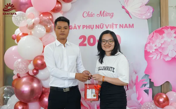 Dược Mỹ phẩm Santafa tưng bừng tổ chức chương trình chúc mừng Ngày Phụ Nữ Việt Nam 20-10 Dược Mỹ phẩm Santafa tưng bừng tổ chức chương trình chúc mừng Ngày Phụ Nữ Việt Nam 20-10