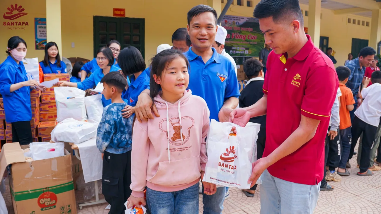 Đông ấm vùng cao 2024: Mang xuân sớm đến với trẻ em nghèo Sơn La