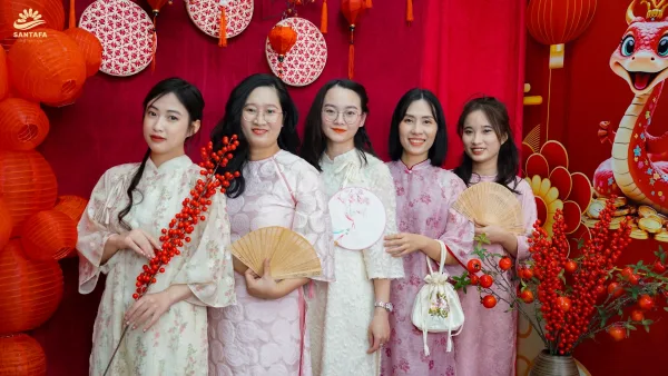 Đón xuân rộn ràng, ngập tràn không khí tết tại Dược Mỹ phẩm Santafa