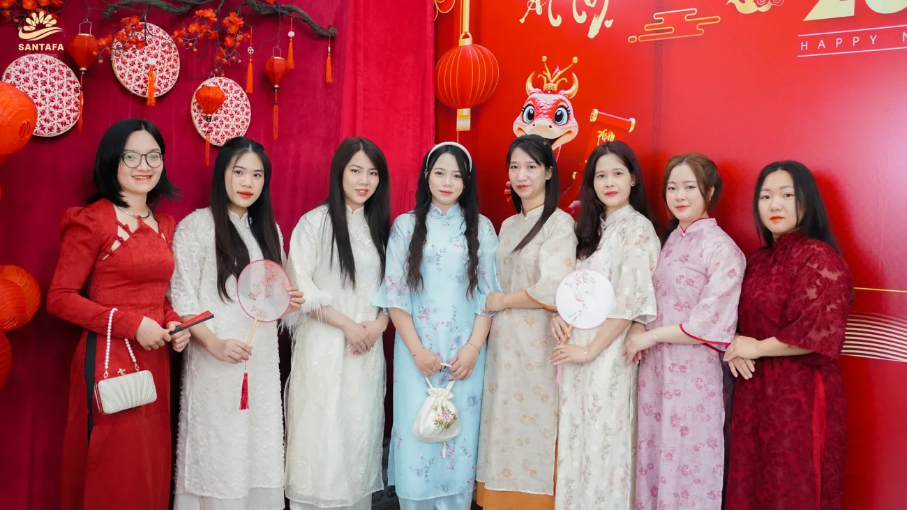 Đón xuân rộn ràng, ngập tràn không khí tết tại Dược Mỹ phẩm Santafa