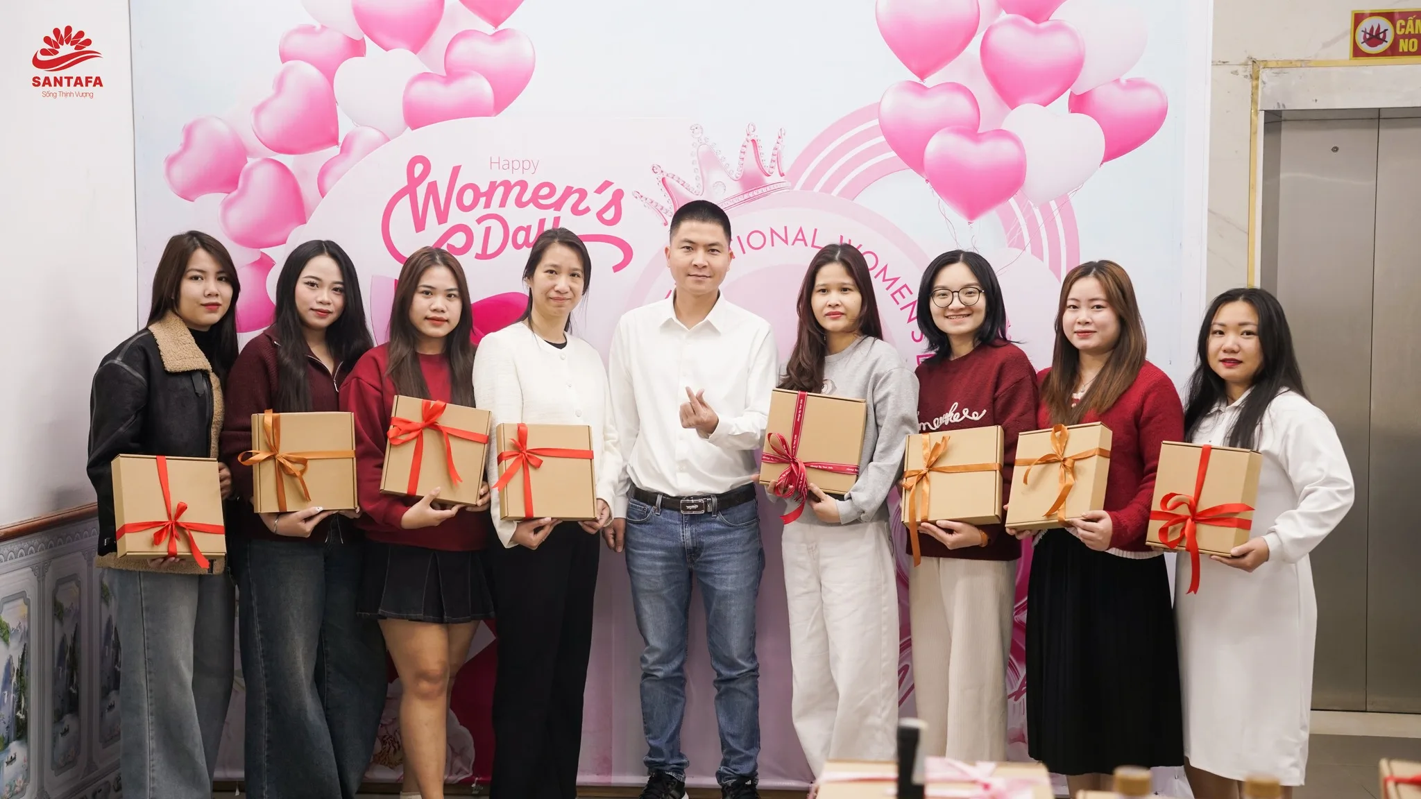 Những ngày đầu làm CSKH tại Santafa
