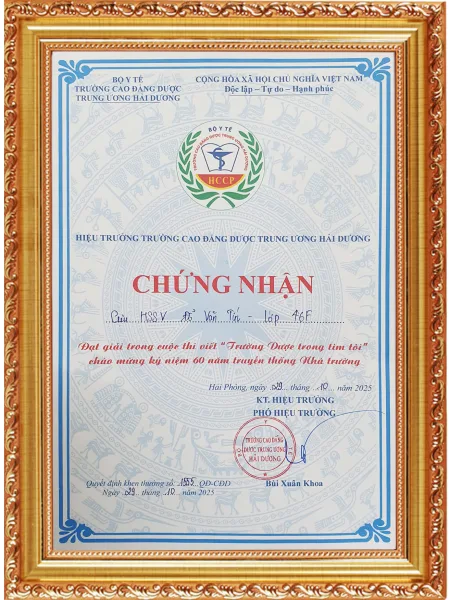 Dược Mỹ phẩm Santafa vinh dự nhận giải thưởng tại lễ kỷ niệm 60 năm ngày truyền thống Trường Cao Đẳng Dược Trung ương Hải Dương Dược Mỹ phẩm Santafa vinh dự nhận giải thưởng tại lễ kỷ niệm 60 năm ngày truyền thống Trường Cao Đẳng Dược Trung ương Hải Dương