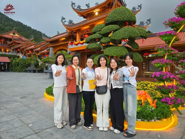 Du Xuân Yên Tử - Chùa Ba Vàng: Cùng Santafa gửi ước lành cho năm mới Du Xuân Yên Tử - Chùa Ba Vàng: Cùng Santafa gửi ước lành cho năm mới