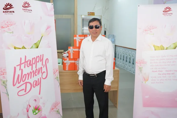 Khi "Nam Thần Santafa" vào vai người hùng ngày 8/3 Khi "Nam Thần Santafa" vào vai người hùng ngày 8/3