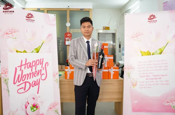 Khi "Nam Thần Santafa" vào vai người hùng ngày 8/3 Khi "Nam Thần Santafa" vào vai người hùng ngày 8/3