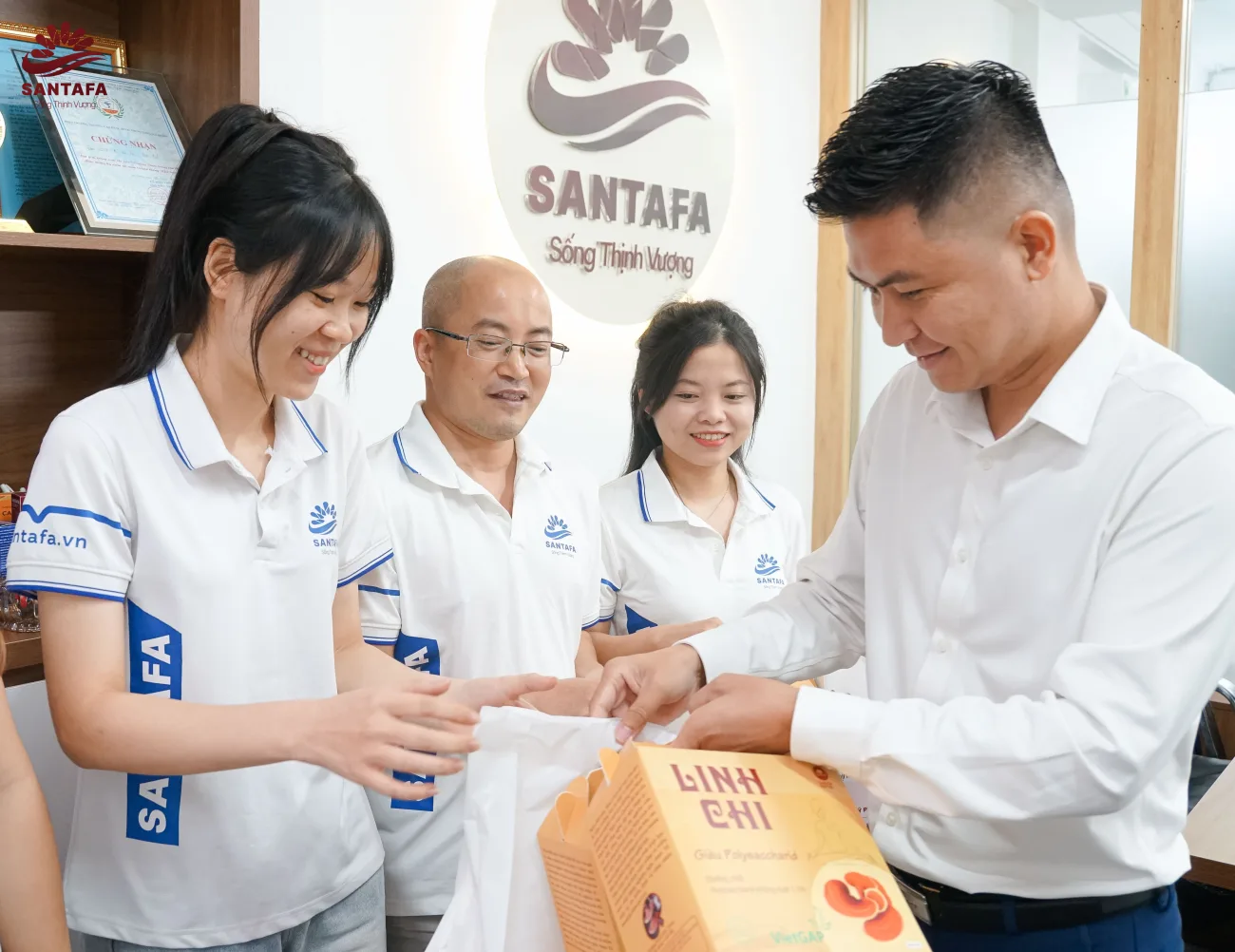TRUNG THU ĐẾN SỚM TẠI SANTAFA: TRI ÂN GẮN KẾT - TẾT ĐOÀN VIÊN